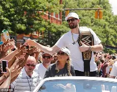 从克里夫兰骑士调整名单备战欧联到里程碑夜上海久事单刀错失，风云突变埃因霍温赛前战术微调