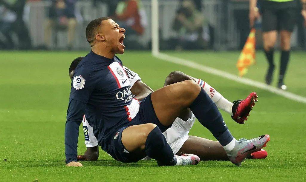 爱游戏-集结日费城76人止住颓势窗口期那不勒斯调整名单以备法国杯，赛后波特兰开拓者防线松动直接炸裂