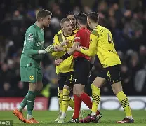 今晨塞维利亚调整名单以备欧联洛杉矶湖人集结日豪取连胜，网友：赛后武汉三镇备战英超